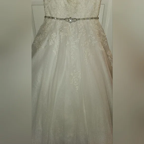 NWT! REBECCA INGRAM WEDDING DRESS ! (ONE PEARL IS MISSING ON THE SWAROVSKI BELT) - Picture 10 of 16